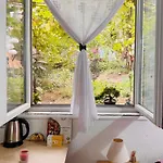 Private Guest With Garden Access * Скоп'є