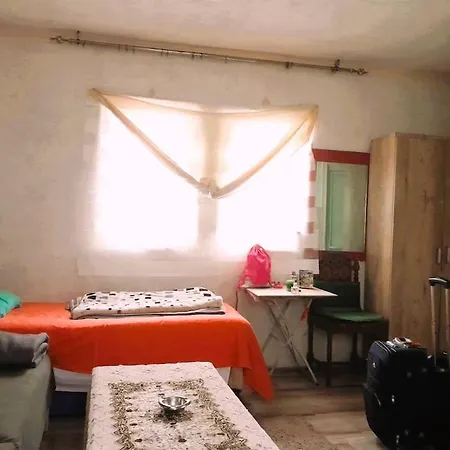 Charming With Outdoor Area Будинок відпочинку Скоп'є