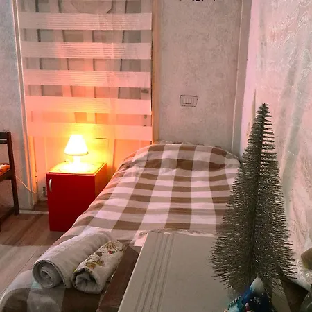 Private Guest With Garden Access Дом отдыха Скопье