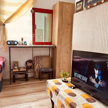 Дом отдыха Private Guest With Garden Access