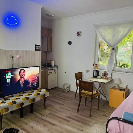 Private Guest With Garden Access Holiday home