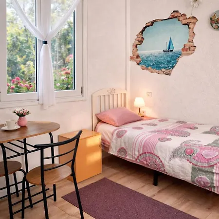 Private Guest With Garden Access * Skopje