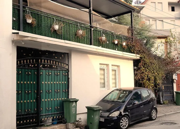 Private Guest With Garden Access *