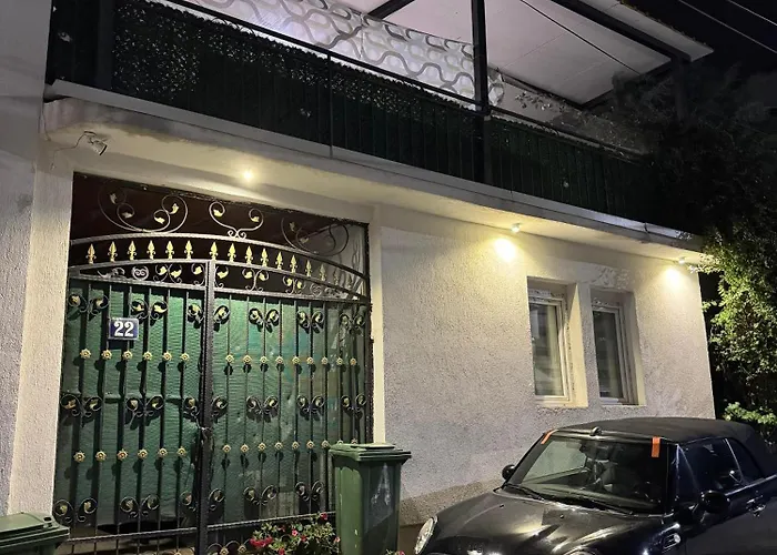 Private Guest With Garden Access *