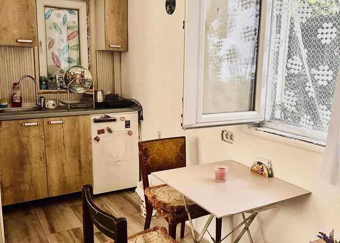 Private Guest With Garden Access